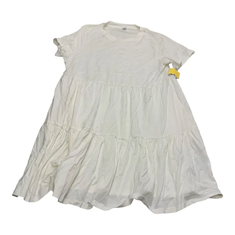 Dress Casual Short By Old Navy In White, Size: L